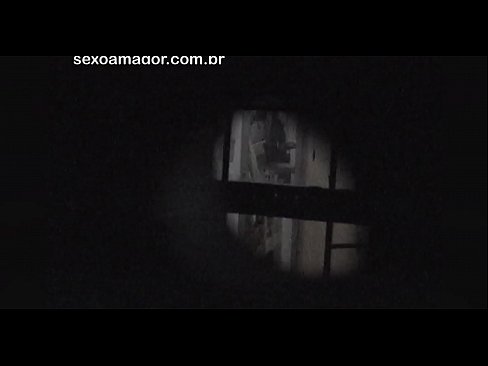 ❤️ Ξανθιά κοπέλα βιντεοσκοπήθηκε κρυφά από ηδονοβλεψία της γειτονιάς κρυμμένο πίσω από κούφια τούβλα ❤❌ Πορνό βίντεο ❤
